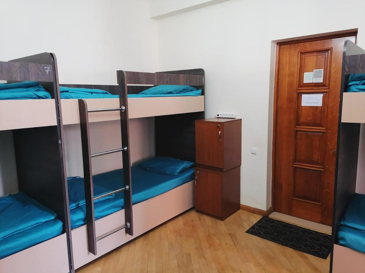 יירבאן Arevahostel&Apartment מראה חיצוני תמונה