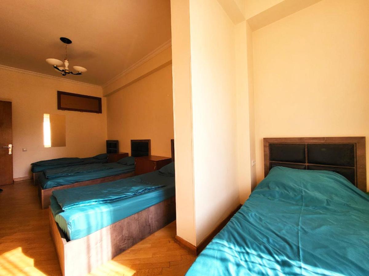 יירבאן Arevahostel&Apartment מראה חיצוני תמונה